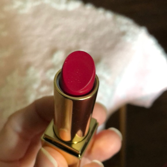 Two gorgeous Estée Lauder lipsticks! - Picture 3 of 3